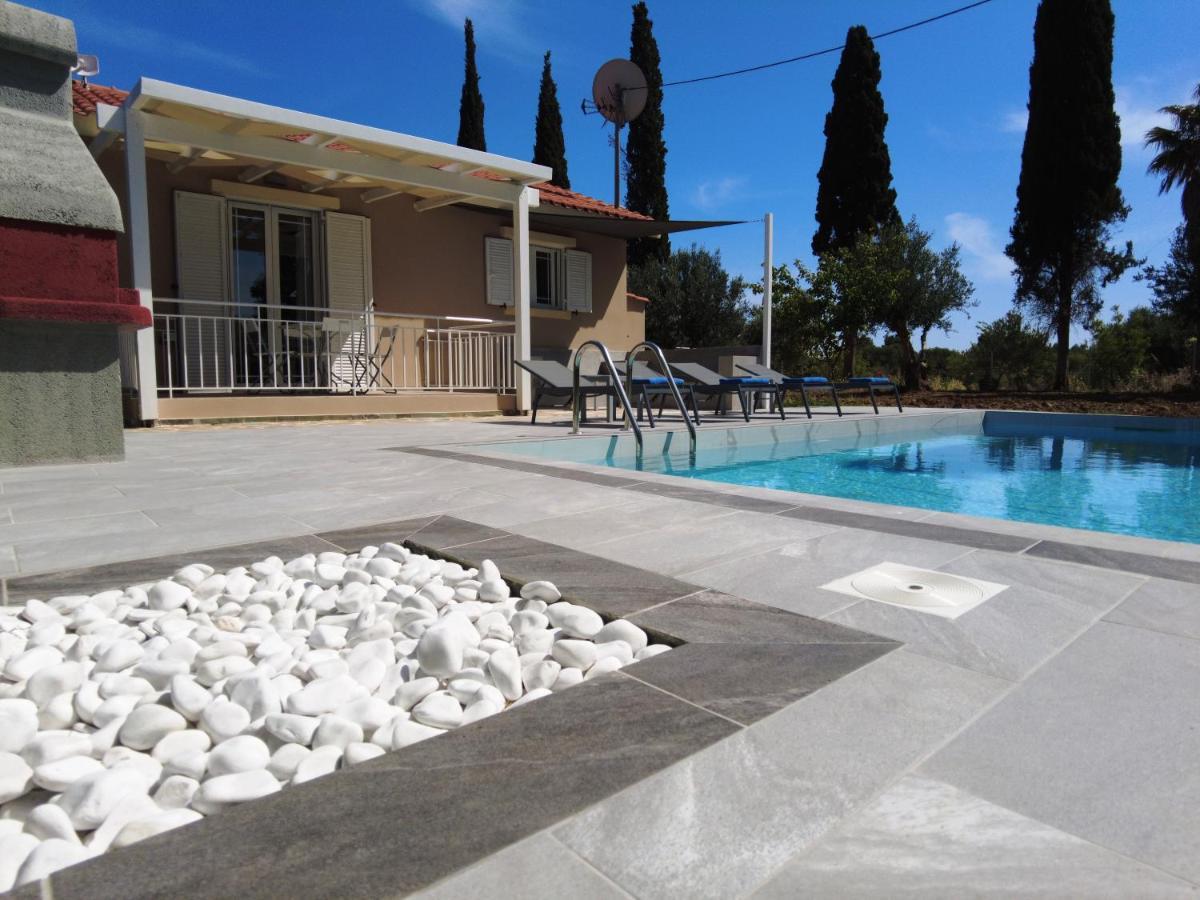 סבורונטה Cypress Garden Villas מראה חיצוני תמונה