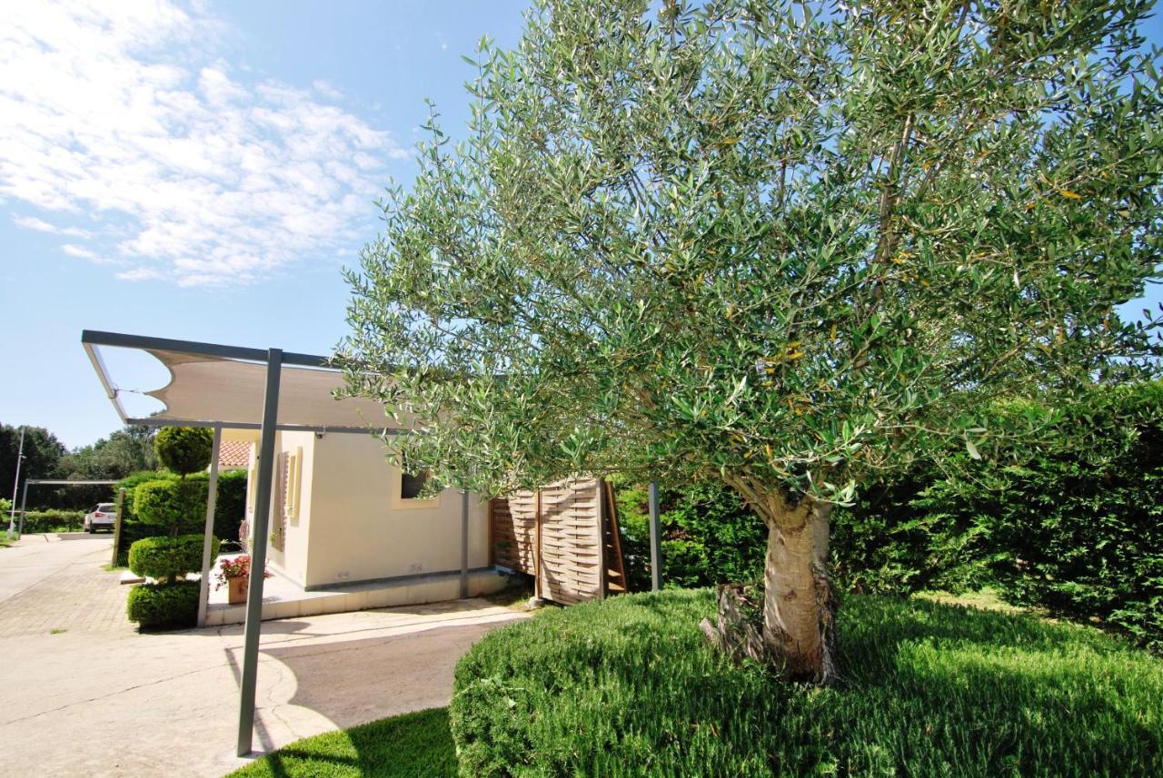 סבורונטה Cypress Garden Villas מראה חיצוני תמונה