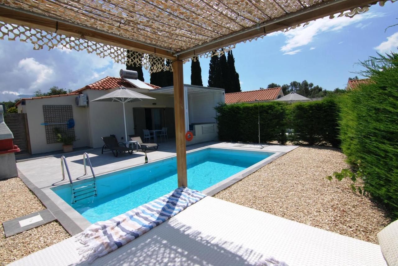 סבורונטה Cypress Garden Villas מראה חיצוני תמונה